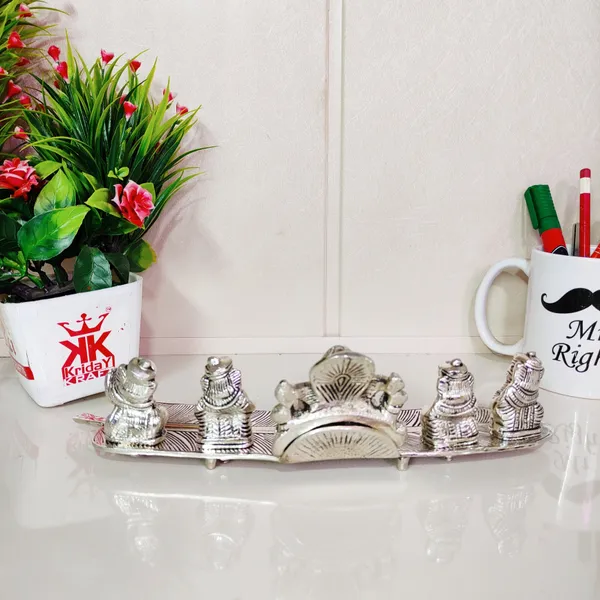 White_Metal_5_Ganesh_Silver_Plated_With_Musical_Instrument_On_Leaf_For_Home_DCor_Musical_Ganesha